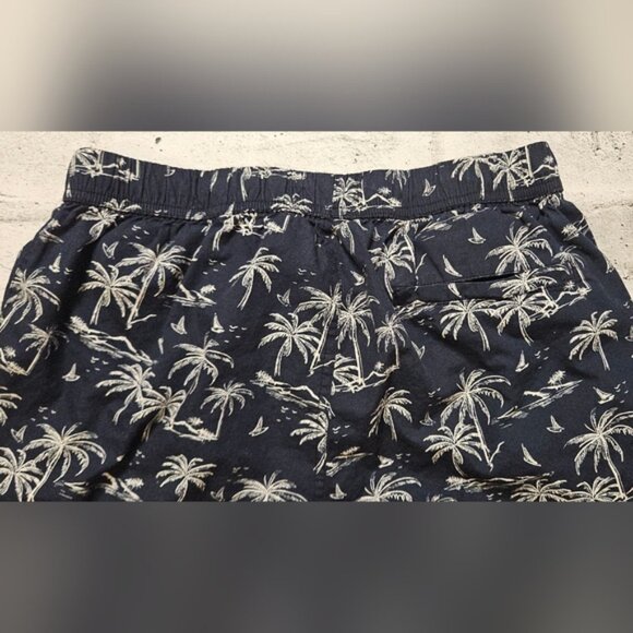 Massive Men's Navy Palm Tree Print Casual Cotton Shorts - Picture 7 of 9
